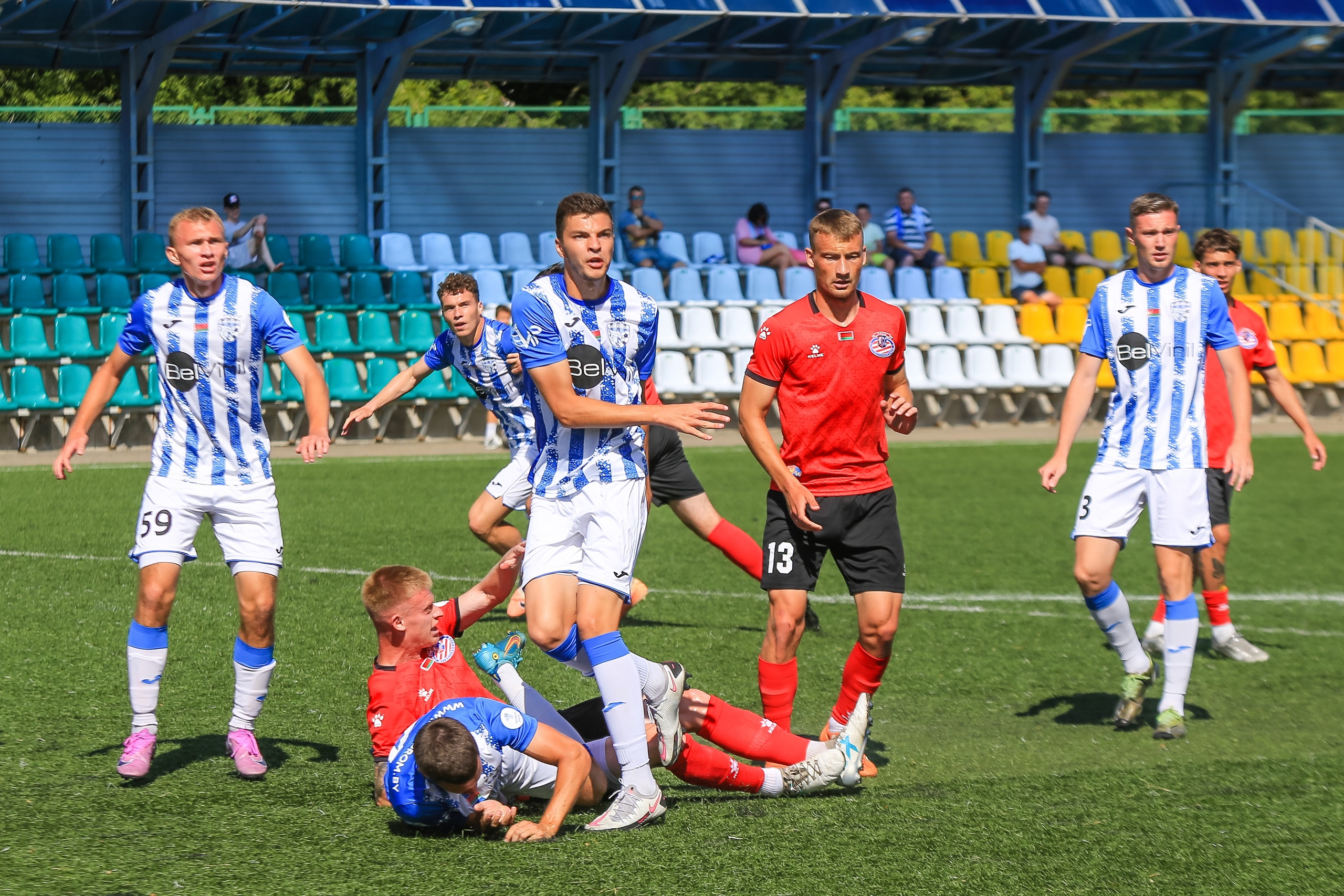 Первая Лига,Волна,Орша,АБФФ U-17,Молодечно-2018,Нива Долбизно,Бумпром,Слоним-2017,Торпедо-БелАЗ-2,БАТЭ-2,Динамо Минск-2,Шахтер Петриков,Лида,Островец,Белшина,Энергетик-БГУ,Макслайн Витебск,Локомотив Гомель,Барановичи